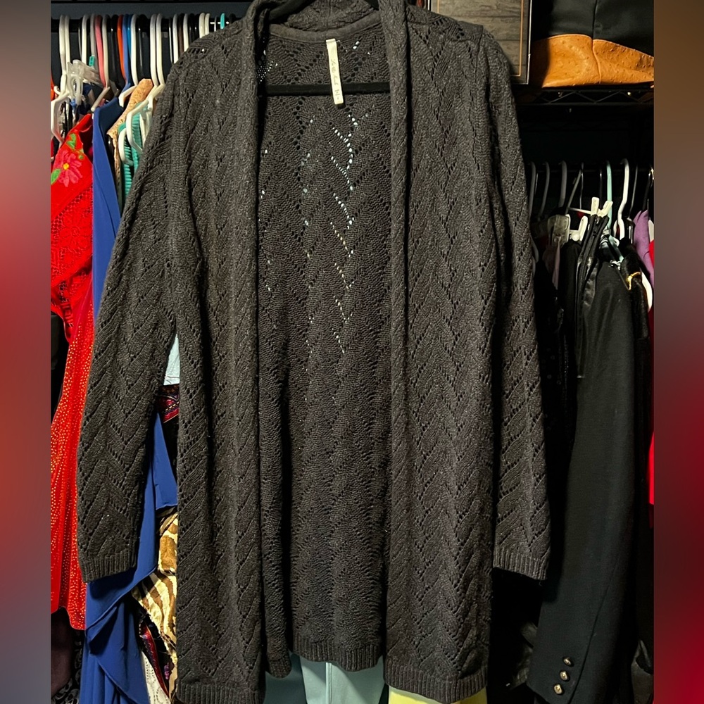 Leo & Nicole Black and Gray Knit Sweater
